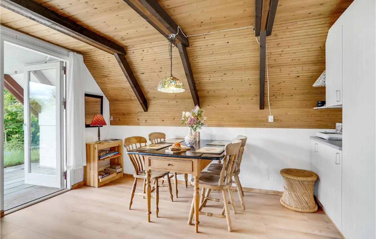 Amazing Home In Logstrup With Kitchen Екстериор снимка