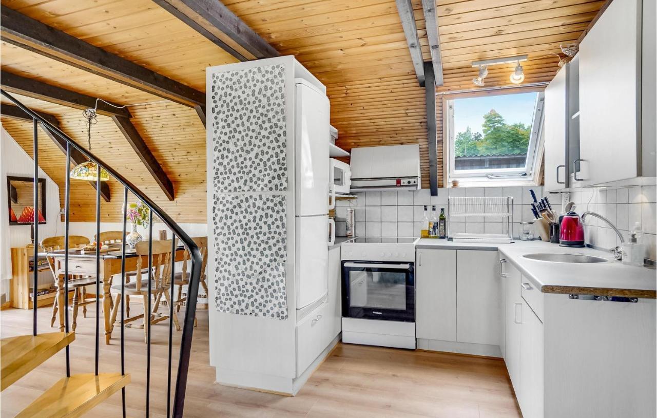 Amazing Home In Logstrup With Kitchen Екстериор снимка