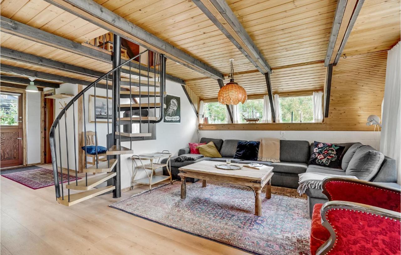 Amazing Home In Logstrup With Kitchen Екстериор снимка